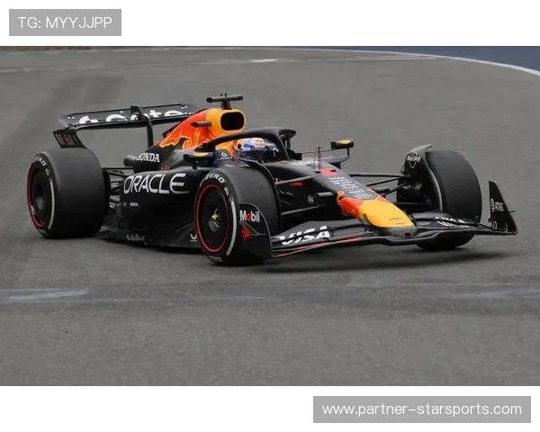 F1赛事最新动态:维斯塔潘连续夺冠刷新纪录,赛季前景备受关注 F1赛事最新动态:维斯塔潘连续夺冠刷新纪录,赛季前景备受关注