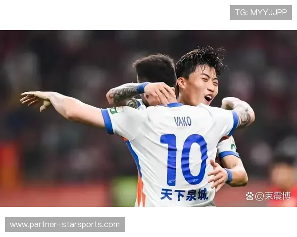 中超联赛最新战报：劲旅激战鏖战球迷热议焦点球员表现